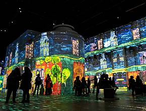 L’amata mostra su Klimt torna ad Amsterdam. Entra in un mondo immersivo di 3.800 m² nel più grande centro d’arte digitale dei Paesi Bassi e vivi “Il bacio” 