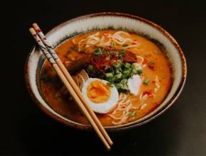 De beste ramen in Amsterdam: 7 restaurants voor een heerlijke Japanse bowl