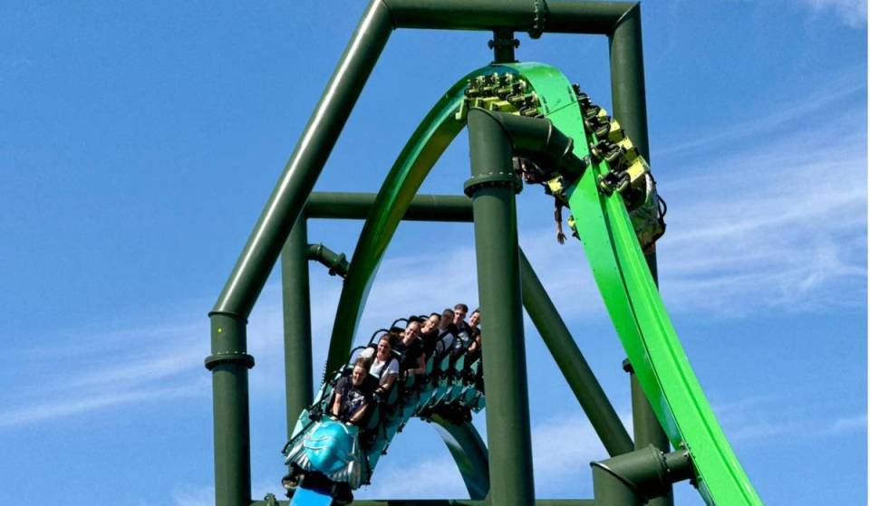 À 55 minutes d’Amsterdam se dresse l’ancienne capitale européenne des montagnes russes : un parc avec des montagnes russes de 46 mètres de haut, plus de 30 attractions et plein d’action pour les familles