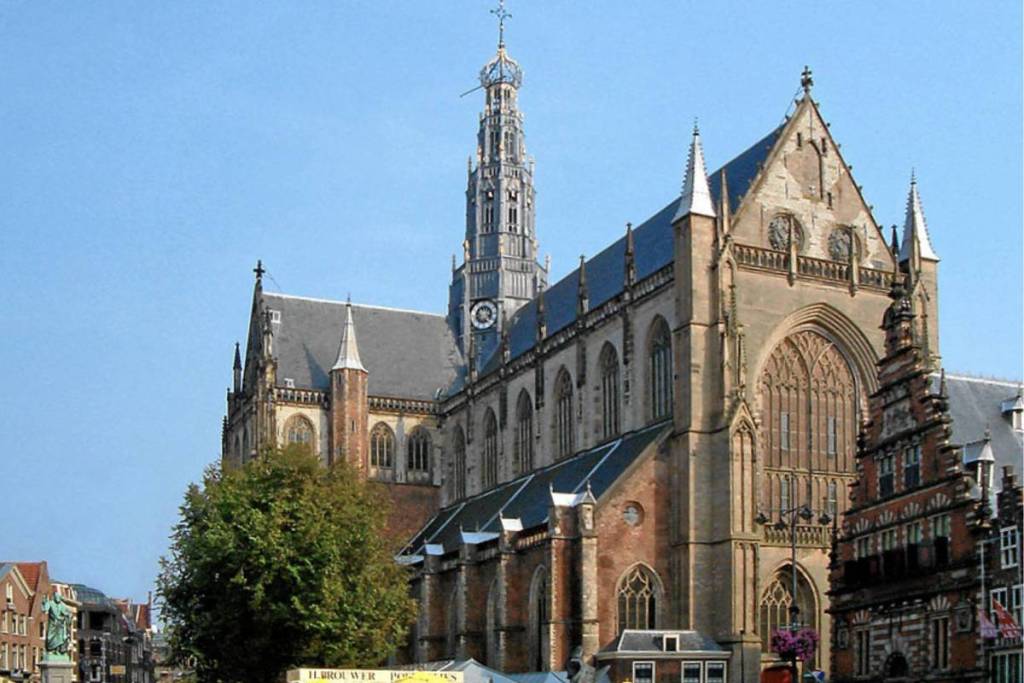 La impresionante Iglesia de San Bavón, en la Grote Markt de Haarlem.