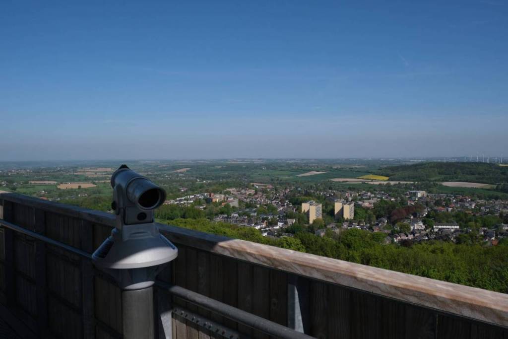 Vistas panorámicas de Vaals y de las colinas de Limburgo desde la plataforma de la Torre Wilhelmina, en el Vaalserberg.