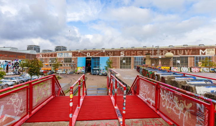 Dieses Wochenende in Amsterdam-Nord: Die 20.000 m² große NDSM-Halle verwandelt sich in eine gigantische Handwerkswerkstatt