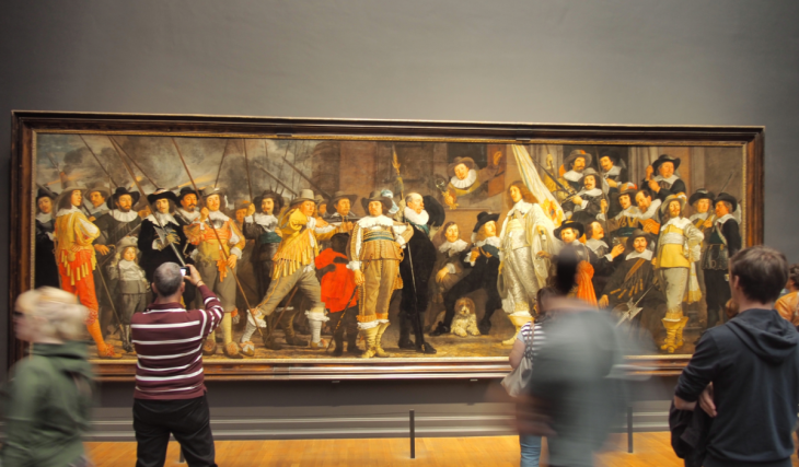Mit diesem Ticket für 25 Euro besuchst du an einem Abend mehr als 65 Museen in Amsterdam und bekommst einen kostenlosen Wiederholungsbesuch