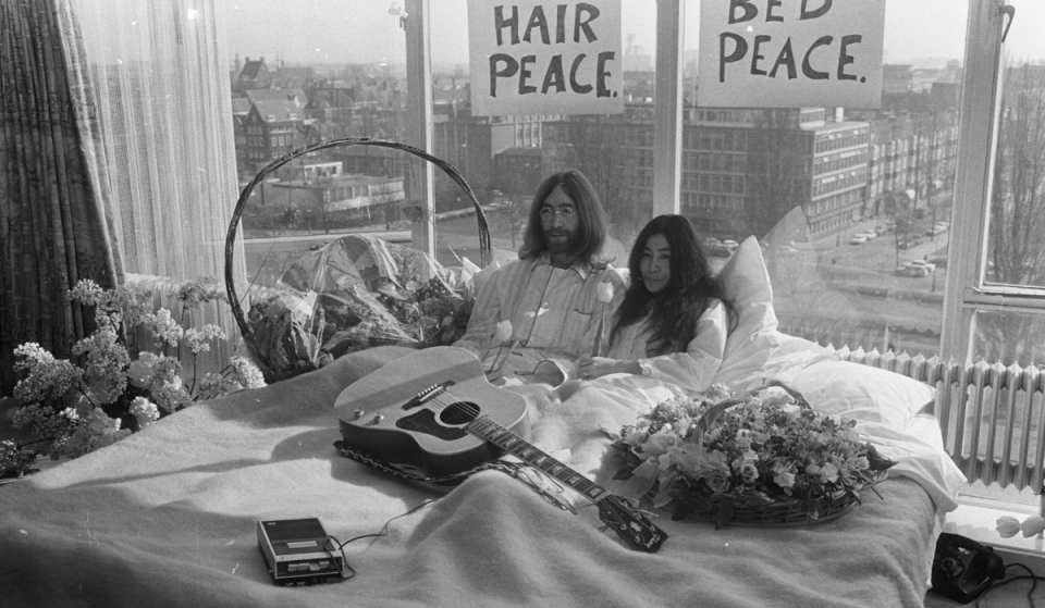 1969 verbrachten John Lennon und Yoko Ono sieben Tage in einem Amsterdamer Hotelbett für den Frieden: Fast 60 Jahre später bleibt ihre legendäre Hilton-Suite für die Wiedereröffnung im Jahr 2027 erhalten