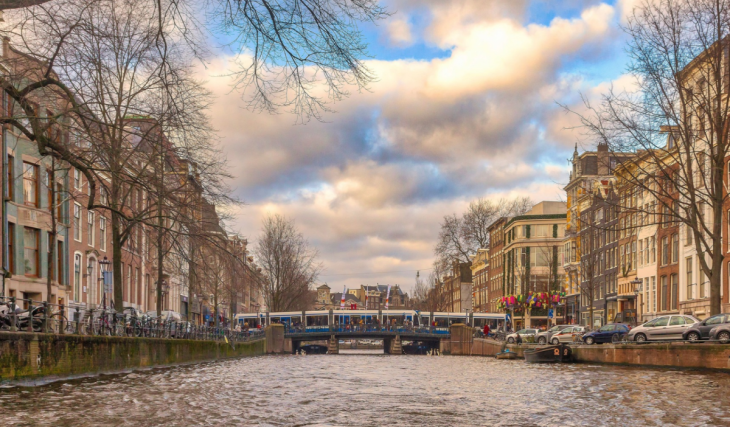 13 geweldige dingen om te doen in Amsterdam in november: van IDFA en kunst tot livemuziek, Sinterklaas en meer