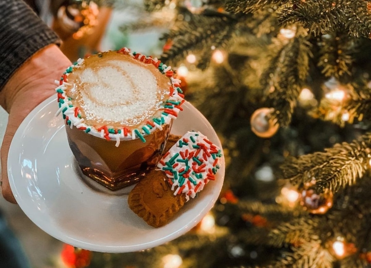8 cafeterías locales de Atlanta para tomar la bebida navideña perfecta, image size:1200x868