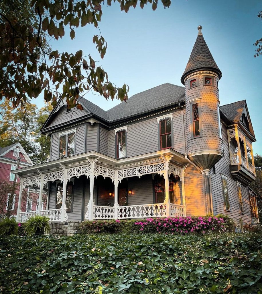 11 Charming Victorian Homes In Atlanta That Are Straight Out Of A Storybook