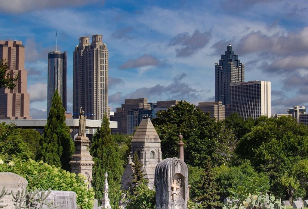 Vistas del horizonte desde el cementerio de Oakland