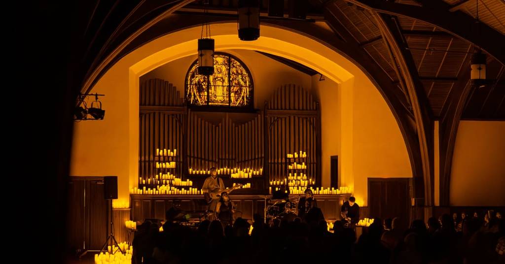 Un concierto a la luz de las velas en The Chapel, en Atlanta