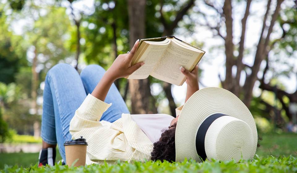 El Silent Book Club gratuito de Atlanta es el lugar perfecto para encontrar amigos, mezclarse y explorar Atlanta.