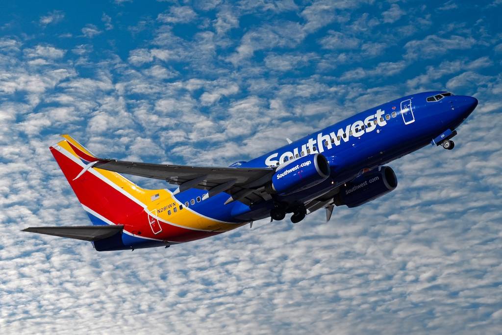 Phoenix Sky Harbor Airport 1-13-2024 Phoenix, AZ USA Southwest Airlines Boeing 737-700 N281WN departure from 7L at Sky Harbor Airport