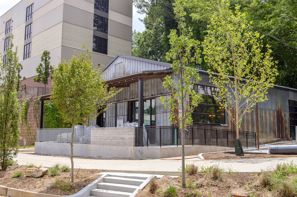 En progreso - Nueva Tap Room de Monday Night Brewing exterior