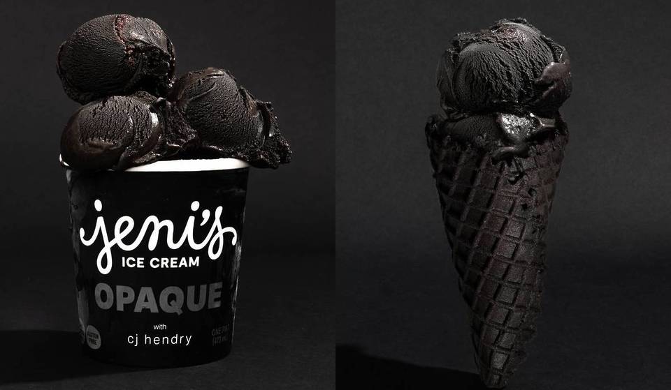 Jeni’s se une al artista hiperrealista Cj Hendry para crear un helado negro azabache que llegará a Atlanta