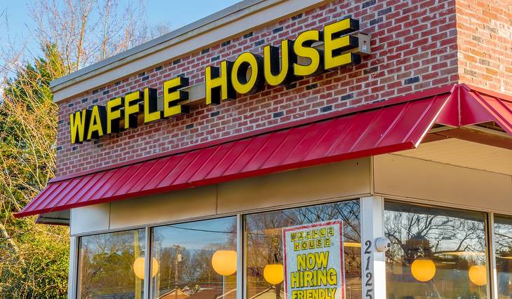 Waffle House va a añadir a su menú una nueva salsa de Waffle House
