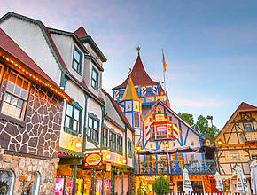 This Quaint Alpine Village Just 2 Hours From Atlanta Hosts The Longest Running Oktoberfest In The U.S. &#038; It&#8217;ll Make You Feel Like You’ve Stepped Into A 19th Century German Town Square