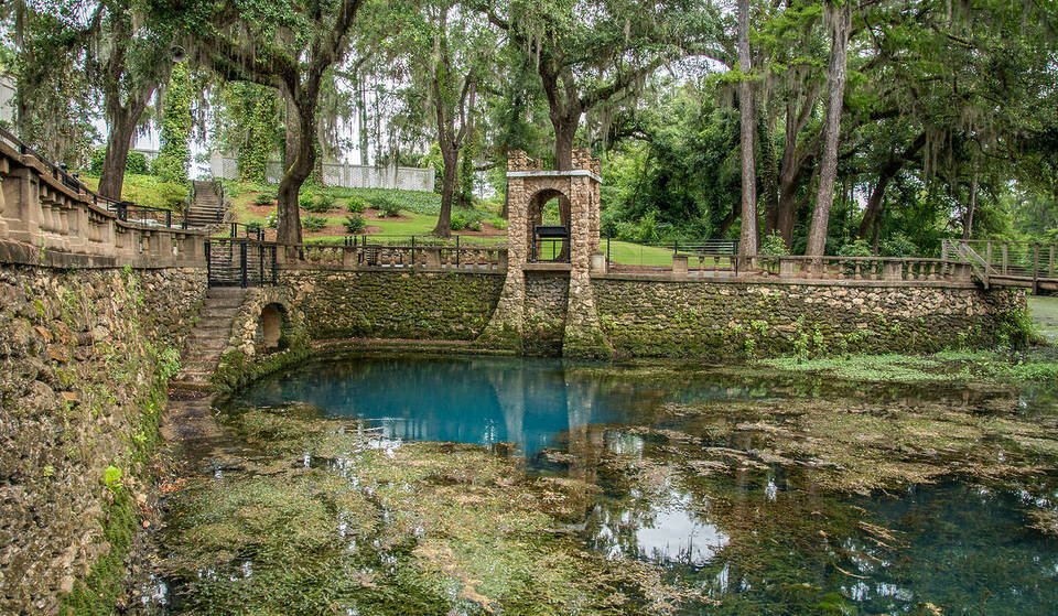 This Hidden Oasis Is Just 3 Hours From Atlanta — Famous For Its Naturally Temperature-Controlled Sparkling Blue Spring, Gushing Up From An Underground Cave