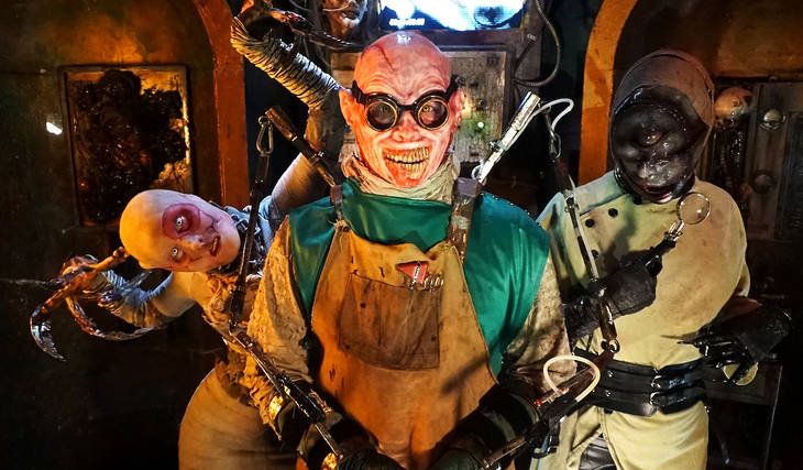 La «mejor experiencia de casa encantada de EE. UU.» se encuentra a las afueras de Atlanta. Es famosa por sus decorados inmersivos con calidad cinematográfica, actores en directo, efectos especiales y sustos intensos.