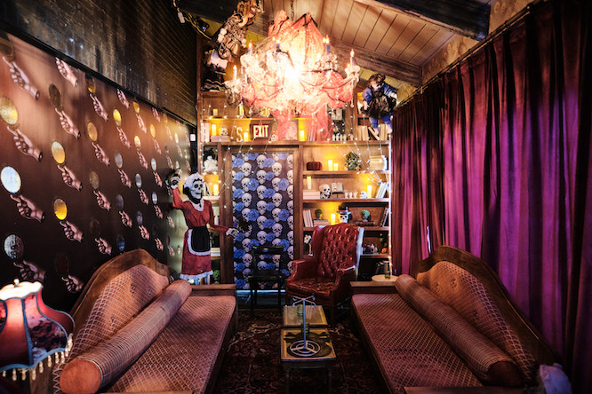 halloween themed restaurant