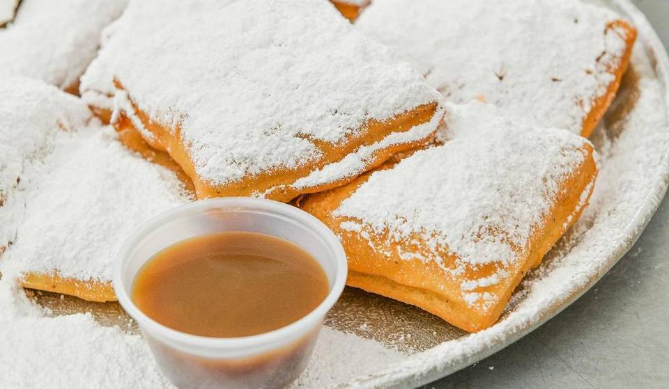 Esta deliciosa tienda de beignets tiene el número 1 oficial de los mejores beignets de Atlanta. Famosa por sus ceremonias semanales de café etíope tradicional y su Beignet Latte de temporada.