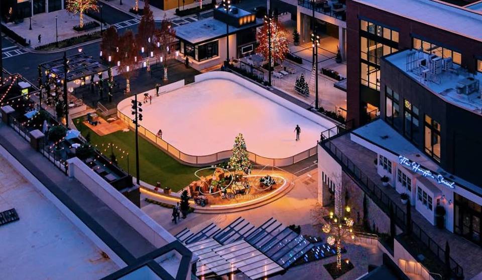 La primera pista de patinaje sobre hielo al aire libre de Dunwoody es una forma mágica de pasar las fiestas en ATL – Esto es lo que necesitas saber