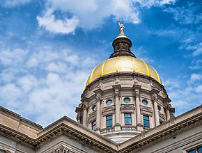 5 nuevas leyes que entrarán en vigor en Georgia a partir del 1 de enero de 2026 que definitivamente debe conocer