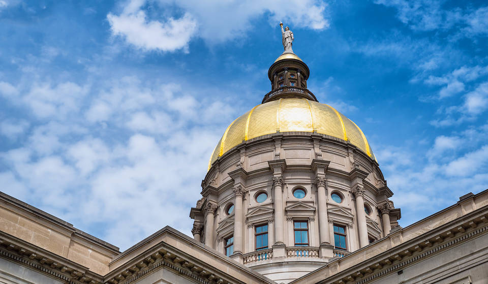 5 nuevas leyes que entrarán en vigor en Georgia a partir del 1 de enero de 2026 que definitivamente debe conocer