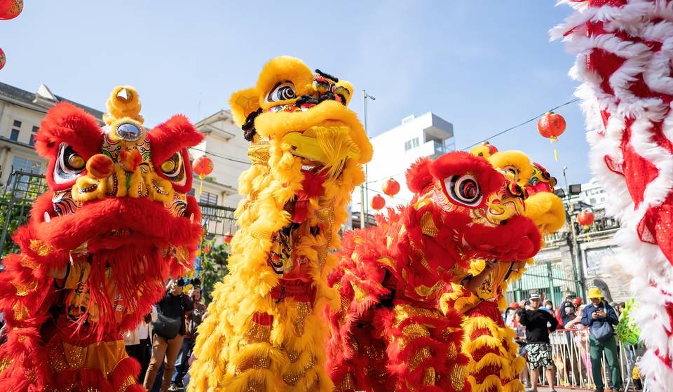 El esperado Festival del Año Nuevo Lunar de Ruby Chow te transportará a las festivas calles de Asia Oriental sin salir de Atlanta. Aquí te explicamos cómo puedes celebrarlo.