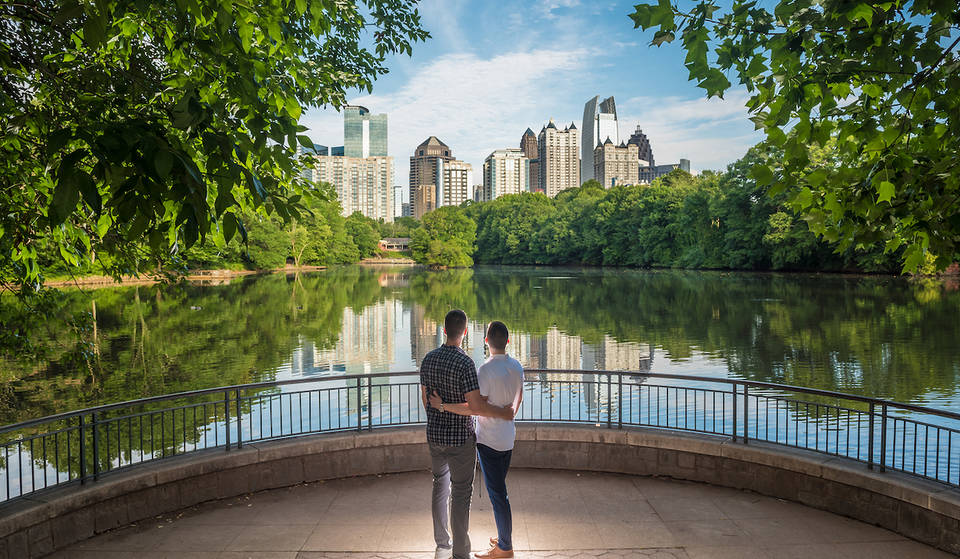Atlanta es una de las cinco ciudades más románticas del país, desde deslizarse por DM hasta dar el «sí, quiero».