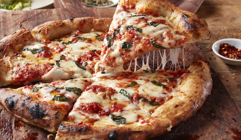 La pizzería galardonada favorita de Atlanta lanza una línea de pizzas congeladas, horneadas con los mismos métodos e ingredientes que en el restaurante.