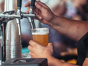 Un concejal de Atlanta propone convertir el centro de la ciudad en el primer distrito de consumo de alcohol al aire libre de la ciudad antes de la Copa del Mundo.