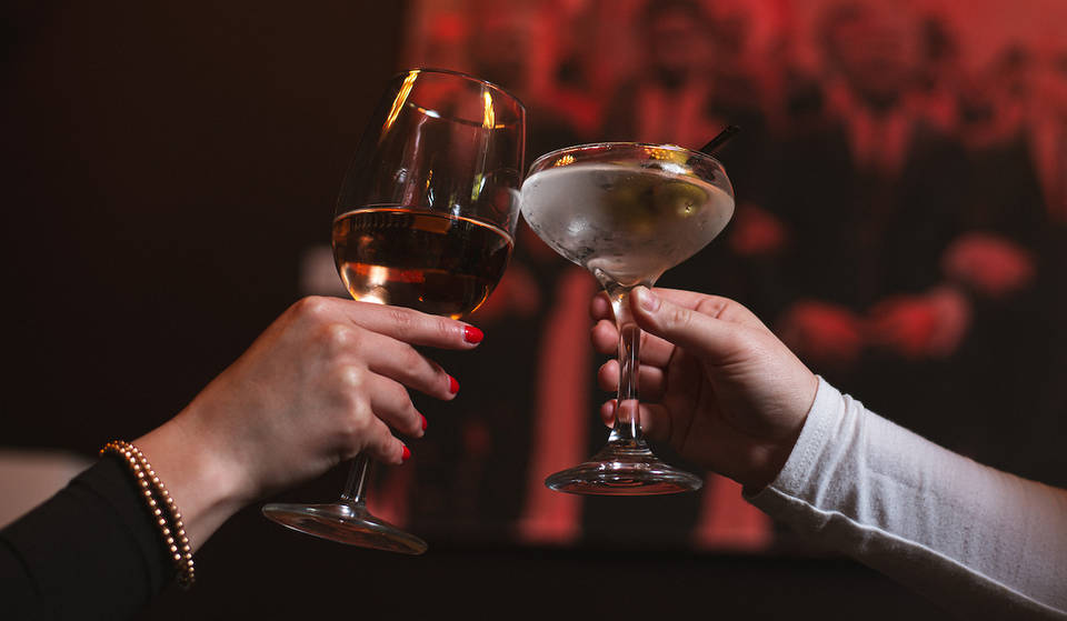 Este glamuroso bar de tapas de Atlanta lanza una nueva y deslumbrante serie drag con temática Bond Girl. Aquí tienes todo lo que necesitas saber.