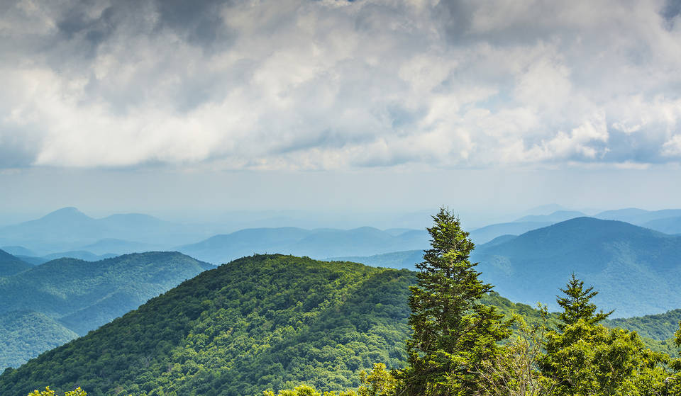 El punto más alto de Georgia, con vistas de 360° de cuatro estados, está a solo 2 horas de Atlanta y está previsto que vuelva a abrir al público a mediados de marzo.