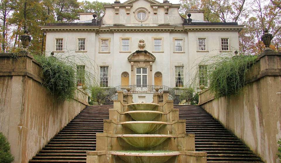 Esta finca histórica de 28 acres en Atlanta es un cuento de hadas de la Regencia, está a solo unos minutos del centro de la ciudad y se parece mucho a Bridgerton.