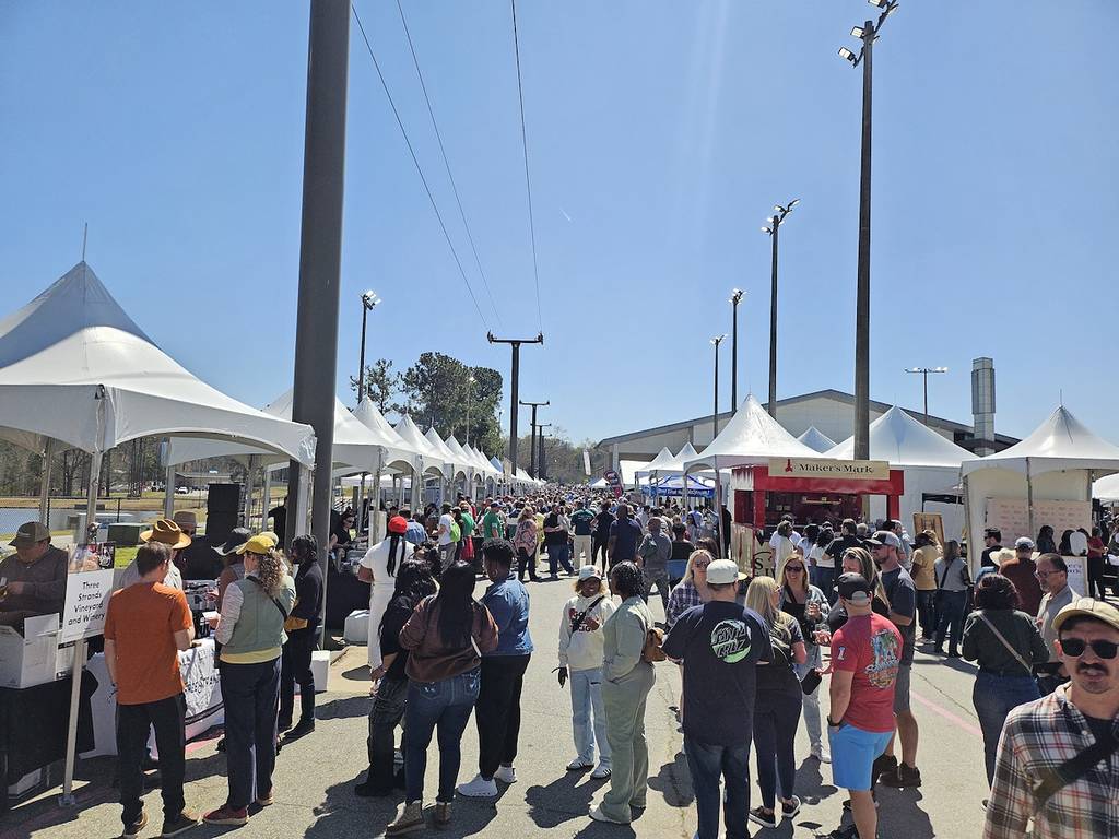 huge outdoor food festival