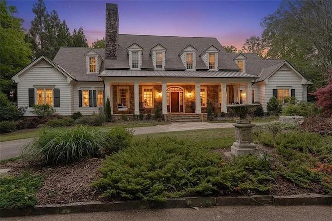 a beautiful cottage style home - belonged to Josh Brolin