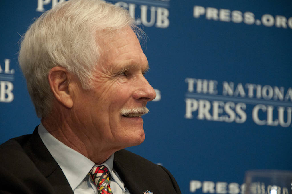 WASHINGTON, DC - 19 DE ABRIL: El magnate de los medios Ted Turner habla sobre política energética y cambio climático en el Club Nacional de Prensa, el 19 de abril de 2011 en Washington, DC