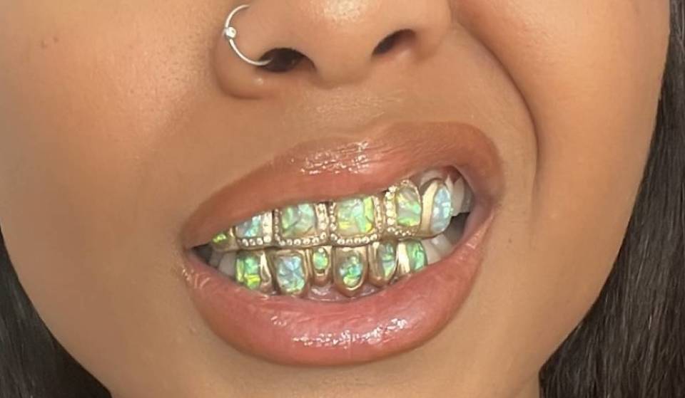 La primera exposición temporal del Museo Atlanta Grillz llega a la ciudad este mes de junio: exhibiciones históricas de grillz, piezas personalizadas de famosos, actuaciones en directo y mucho más.