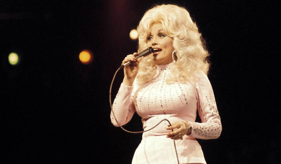 Roadtrip time! Dolly Parton’s Tennessean Travel Stop opens this June, just 4 hours from Atlanta — fuel stations, ‘Cup of Ambition Coffee’, DLY BBQ, a Dolly-inspired tour bus, a lounge, &amp; much more