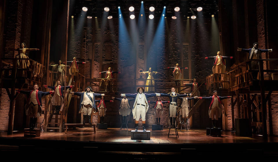 El musical que cambió Broadway, HAMILTON, vuelve al Fox Theatre este septiembre y tú podrías estar «en la sala donde todo sucede» por solo 10 $; aquí te explicamos cómo