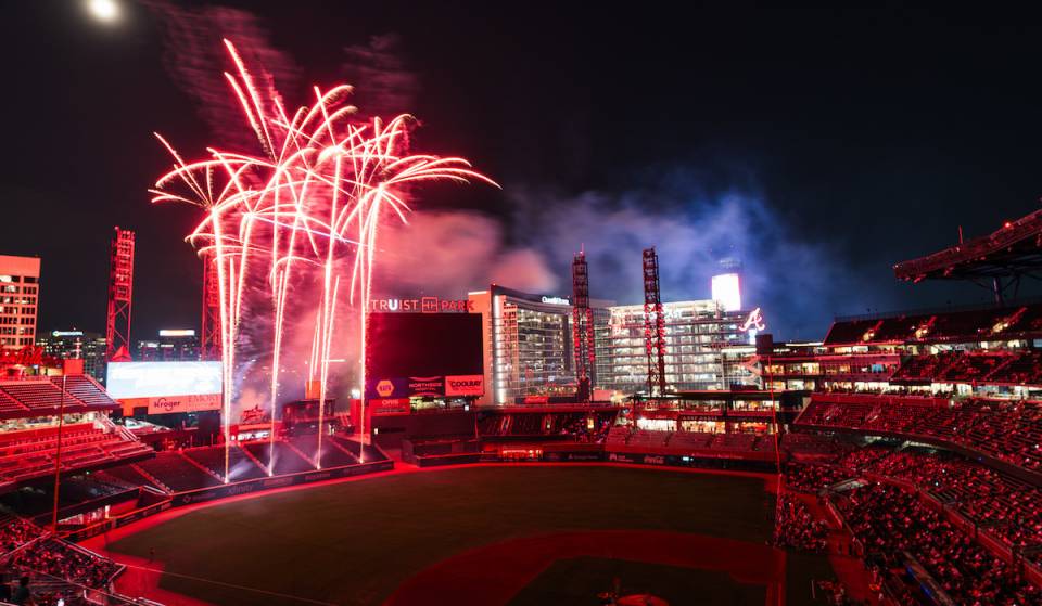 Los Atlanta Braves celebran el 250.º aniversario de Estados Unidos con una semana de festividades y el espectáculo de fuegos artificiales número uno del sureste: entradas a 17,76 dólares, hamburguesas de Krystal, concursos de comer sandía y tarta de manzana, los «Braves Bomb Pops» con alcohol y mucho más