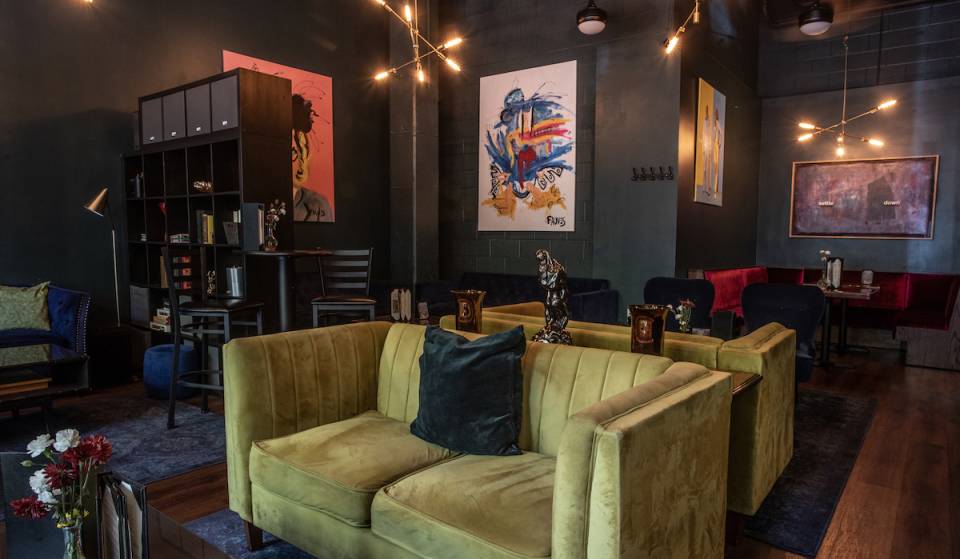 Vesper trae la villa de «Love Island» a Atlanta para una fiesta festiva de la final este domingo: cócteles tropicales, collares de flores, aperitivos para compartir y un montón de ambiente de villa,