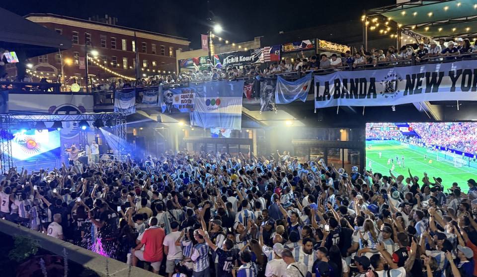 Underground Atlanta organiza un enorme festival gratuito de dos días para los aficionados argentinos y una fiesta para ver la semifinal entre Argentina e Inglaterra en Atlanta: auténtica música en directo, comida sudamericana, enormes pantallas al aire libre y la marcha de los aficionados argentinos hasta el estadio