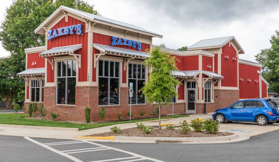 Beloved Atlanta-born chicken chain, Zaxbys, is opening its first 2 locations in NYC this summer — giving the Big Apple a taste of Southern Hospitality
