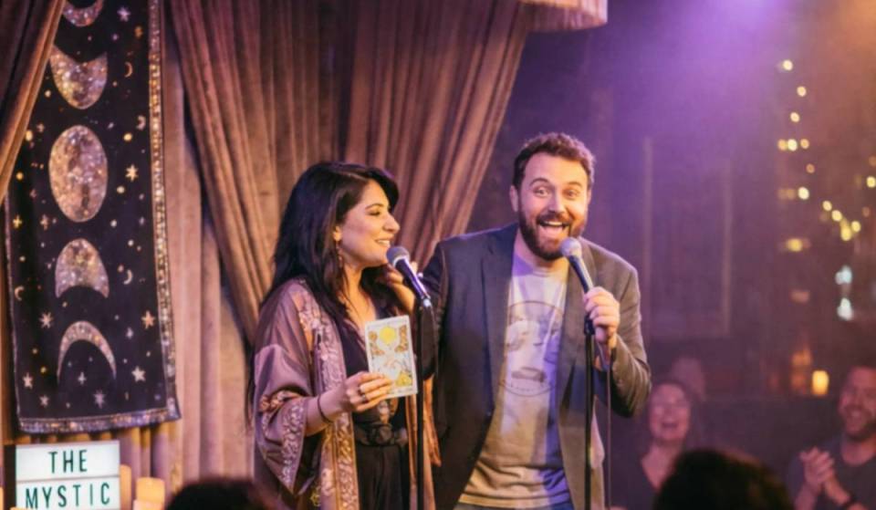 Un tipo de espectáculo de comedia muy diferente acaba de llegar a Wild Heaven Beer, en Atlanta: ríete a carcajadas mientras un tarotista profesional y un cómico convierten una baraja de 78 cartas en una noche de comedia en directo con lecturas para voluntarios