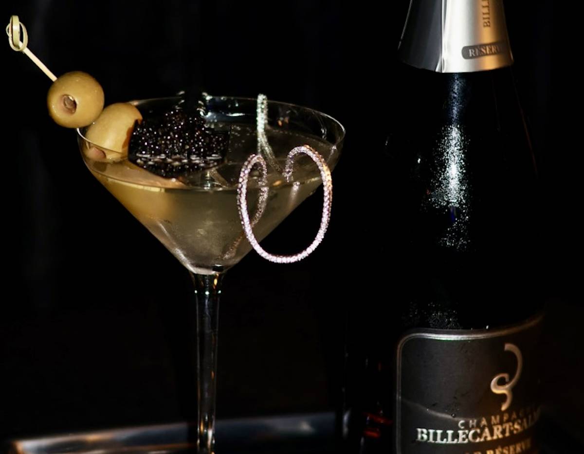 Forget the olives: Atlanta's $10,000 martini experience comes with a breathtaking 5-carat natural diamond necklace in 14K white gold