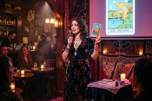Una baraja, 4 cócteles y una noche llena de giros inesperados: esta inmersiva velada de tarot en Atlanta combina lecturas de cartas en directo con una mixología mística