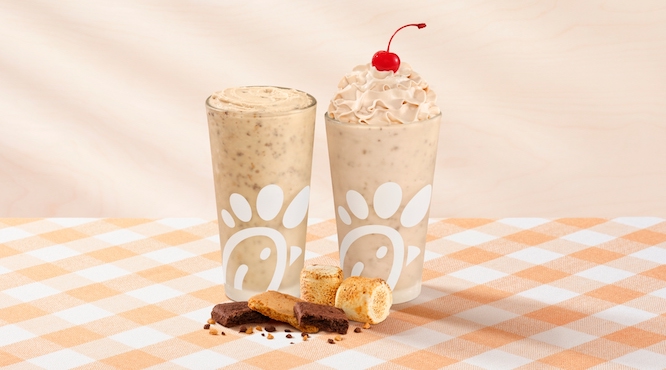 Batido de s'mores y café glaseado de s'mores de Chick-fil-A