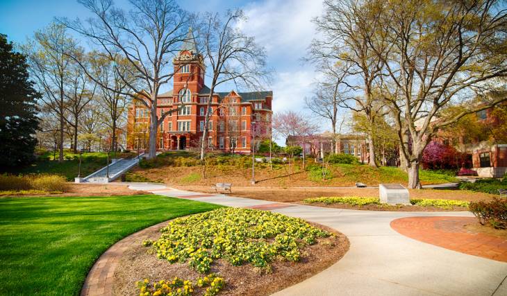 Esta universidad de Atlanta se encuentra entre las 17 mejores universidades del país, tras conseguir una codiciada calificación de cinco estrellas de la revista Money.