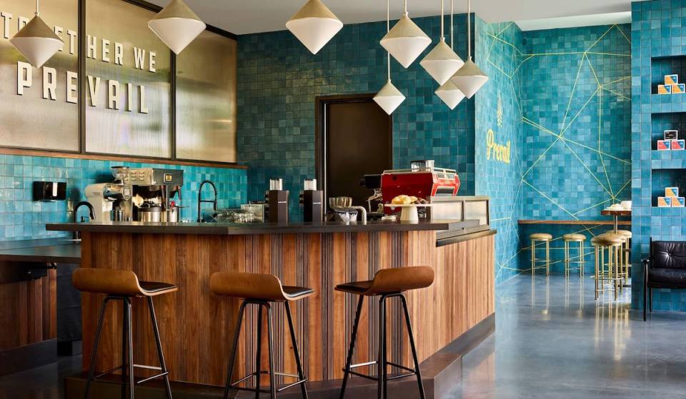 Este evento pop-up de «after hours» mantiene las luces encendidas en una cafetería de West Midtown toda la noche: trabaja, lee, ponte al día o simplemente disfruta del ambiente