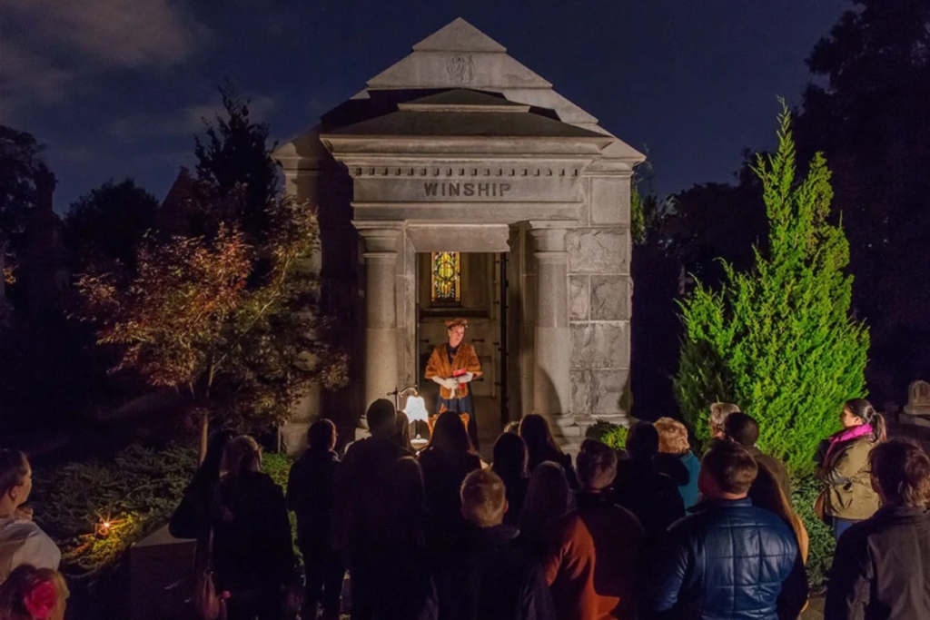 Oakland Cemetery ghost tour